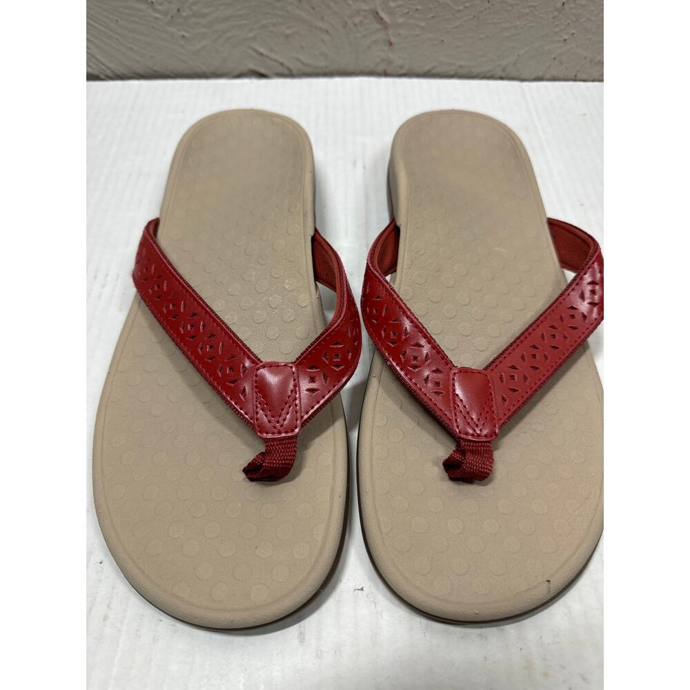 NWOT Vionic Red Ashten Toe Post Sandal Perforated Leather Strap Womens Size 11